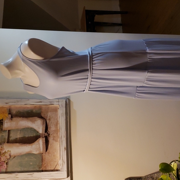 Elizabeth And James - Picture 4 of 10